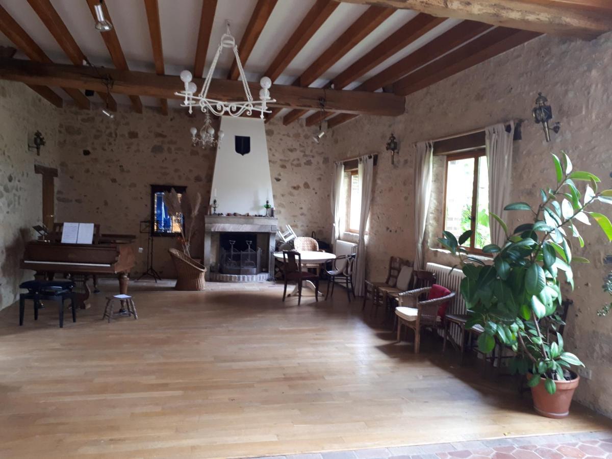 Отель La Grange Des Blins Jouy  Экстерьер фото